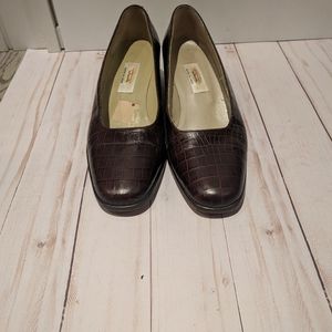 Woman shoes by Talbot